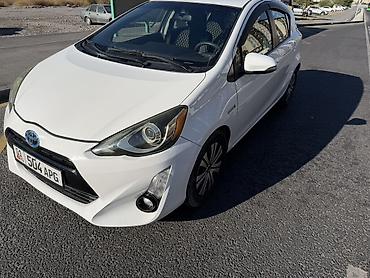 Toyota: Toyota Prius C: 2016 г., 1.5 л, Вариатор, Гибрид, Хэтчбэк — 8