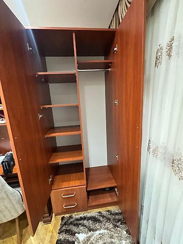 Шкафы: İki qapılı paltar şkafı(2 ededdir. 2-si birlikde 350 azn) - Material — 2