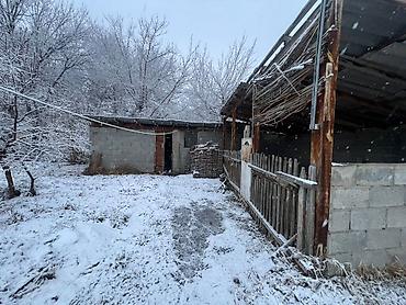 Продажа коттеджей и домов: 🚨🔥 СРОЧНО ПРОДАЁТСЯ ДОМ С УЧАСТКОМ 🔥🚨 📍 Район: Сокулук 🏡 Дом: 60 м² 🌿 at lalafo.kg — 1 Продажа коттеджей и домов: 🚨🔥 СРОЧНО ПРОДАЁТСЯ ДОМ С УЧАСТКОМ 🔥🚨 📍 Район: Сокулук 🏡 Дом: 60 м² 🌿 — 1