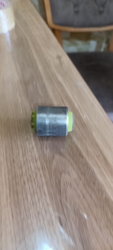 Digər avtomobil ehtiyat hissələri: Mitsubishi Lancer X 2008 buraxılış avtomobili üçün dayaqça. Bu — 19