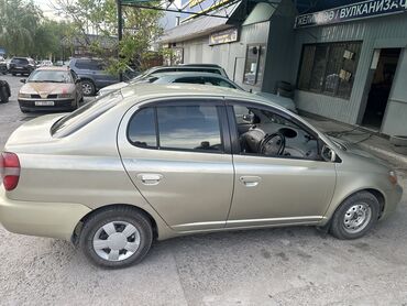 Toyota: Toyota Platz: 2001 г., 1 л, Автомат, Бензин, Седан