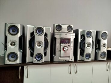 Динамики и колонки: Продаю недорого SONY мощный 5 канальный музыкальный центр есть AUX