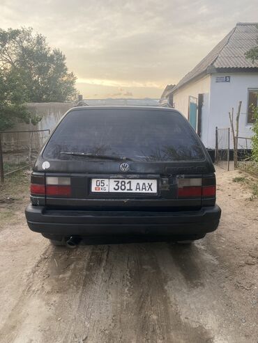 меняю дом на машину: Volkswagen Passat: 1989 г., 1.8 л, Механика, Бензин, Универсал