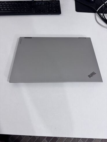 Lenovo: Intel Core i7, 16 GB OZU, 13.3 " — 9