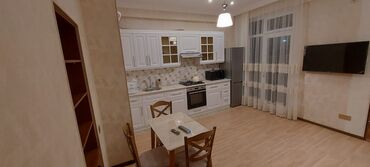 azadliqda kiraye evler 2020: Сдается квартира в новостройке на 28. Рядом метро,28 mall,ЖД