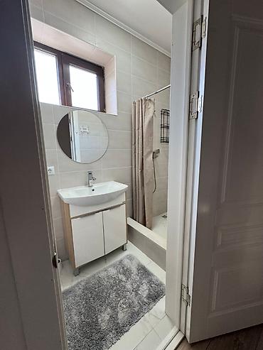 Продажа коттеджей и домов: Срочно продается дом 5-коматный дом Район:Кок-жар Площадь — 7