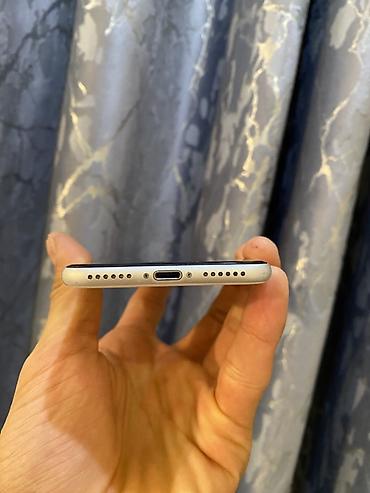 бу iphone se 2020: IPhone SE 2020, Б/у, 64 ГБ, Белый, Чехол, 75 % — 4