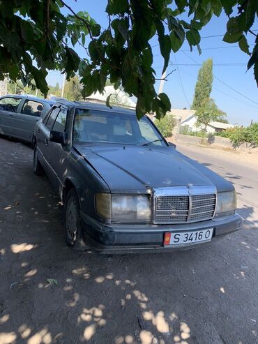 на мерс 124: Mercedes-Benz E-Class W124, седан, темно-серый цвет. Бензиновая версия