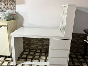 стол для конференций: Новый, Стол для маникюра