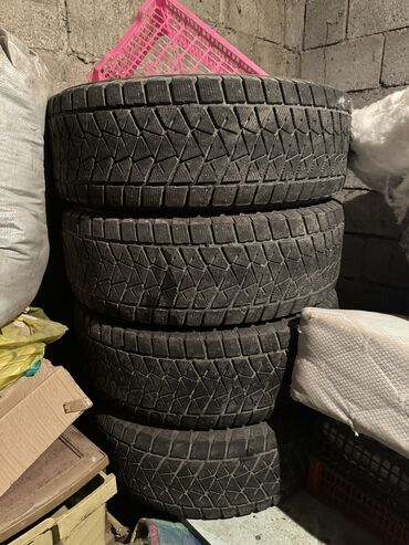 Шины: Шины 265 / 65 / R 17, Зима, Б/у, Пара, Внедорожные (АТ/МТ), Япония, Bridgestone