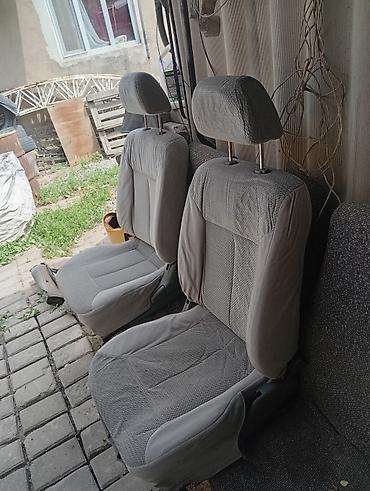 кемперы: Пара передних автомобильных сидений Мазда 323F В комплекте: 2 кресла — 1