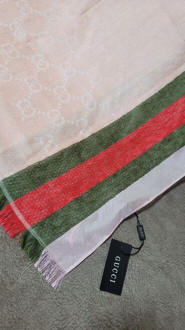 Baş geyimləri: Şarf 5 man
təzədi
şəkli sola cevirin — 3