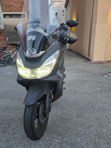 honda мотоцикл: Скутер Honda, 125 куб. см, Бензин