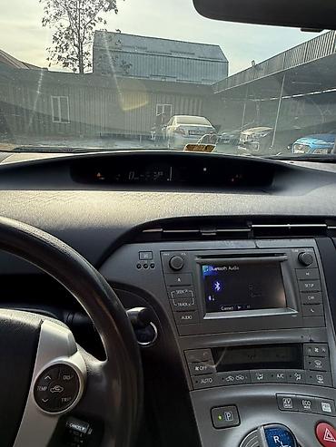 Toyota: Toyota Prius: 2015 г., 1.5 л, Автомат, Гибрид, Седан — 9