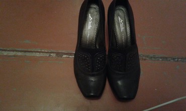 обувь из европы: Туфли 38, цвет - Черный