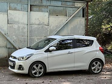 Chevrolet Spark: 2016 г., 1 л, Вариатор, Бензин, Хэтчбэк