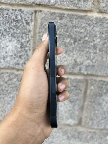 Apple iPhone: IPhone 13, цвет Midnight (чёрный) В экран есть пятно Ничего не менялся — 6