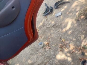 шеврале лачетти: Daewoo Matiz: 2001 г., 0.8 л, Механика, Бензин, Седан