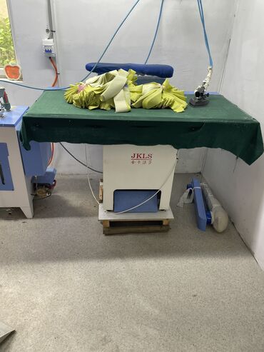 Парогенераторы, гладильное оборудование: Парагенератор 4 киловатык стол утюк полный комплект сатылат истеши