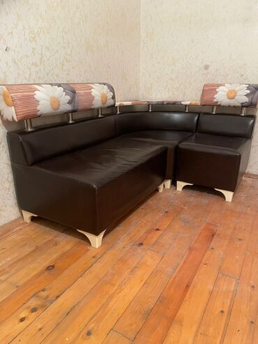 Künc divan, İşlənmiş, Açılmayan, Bazasız, Süni dəri, Çatdırılma yoxdur