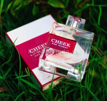 privacy parfüm qiymeti: Ətir Cheek For Women Qadınlar üçün çiçəkli parfümdür. O yüngül, lakin