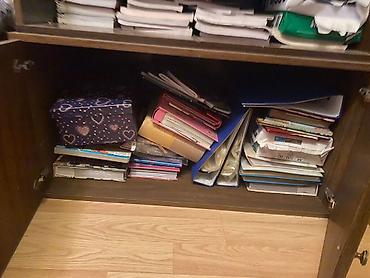 kitab refi mebel: Şkaf rusiyanındı. Heç bir problemi yoxdu. Artiq yer tutur deye satilir — 2