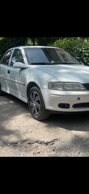 авто опел: Opel Vectra: 2001 г., 1.8 л, Автомат, Бензин, Седан