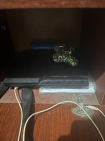 tecno slim: PlayStation 3 Slim oyun konsolu. Dəstə aşağıdakılar daxildir: - PS3 — 3