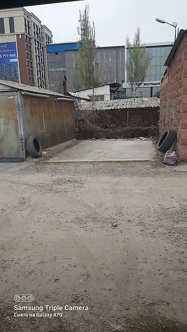 Продаю гараж: Машино-место для стоянки автомобиля, площадью 21,7м. Длина - 6,2 м — 1