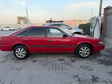 210 миллениум: Mazda 626: 1989 г., 2.2 л, Автомат, Бензин, Хэтчбэк — 4