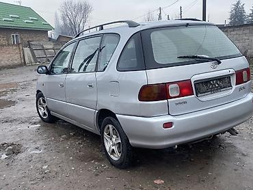 Транспорт: Toyota Picnic: 1997 г., 2 л, Механика, Бензин, Минивэн — 4