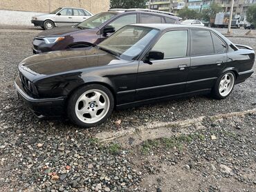 продаю в связи с переездом: BMW 5 series: 1991 г., 2.8 л, Механика, Бензин, Седан