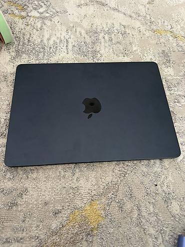 MacBook Air 13" (2022) на чипе Apple M2, цвет Midnight АКБ 100%, цикл