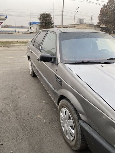Volkswagen: Volkswagen Passat: 1990 г., 1.8 л, Механика, Бензин, Седан — 8