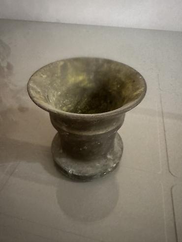 ezme: Dəmir/metal havan (stupa) – əl ilə üyütmə üçün - Material: ağır metal — 1