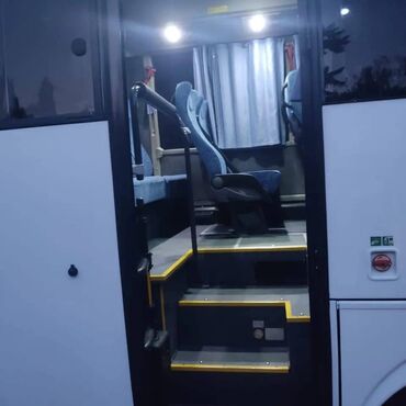 Sərnişin daşımaları: Iveco, Isuzi, Sprinter, Vito ve Viano aeroportdan qonaqlarin — 10