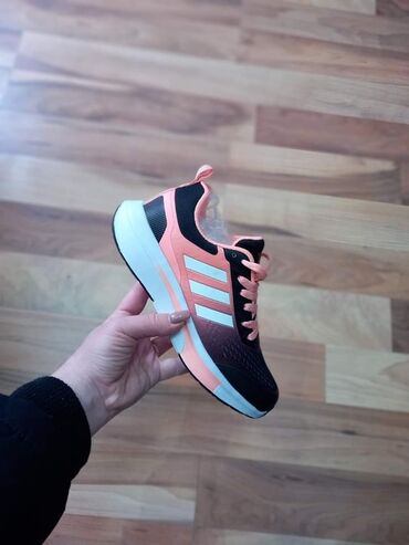 Women's Sneakers and athletic shoes: 41 — 4