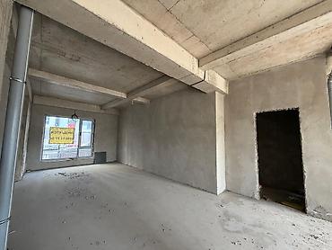 бизнез: Продажа магазинов В жилом доме, 61 м², ПСО (под самоотделку), Отдельный вход, 1 этаж — 5
