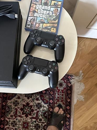 Sony Playstation 4 pro 1TB Qutusu var, 2 dualshok original, 2 şarj