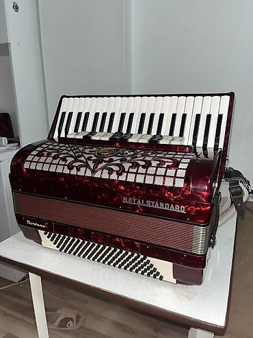 c stand: Аккордеон Royal Standard Montana в эффектном бордовом перламутровом — 2