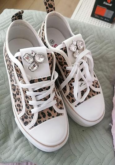 Patike: Patike sa platformom inspirisane leopard dezenom, idealne za — 6