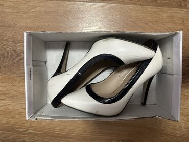 обувь из сша: Туфли 36.5, цвет - Белый