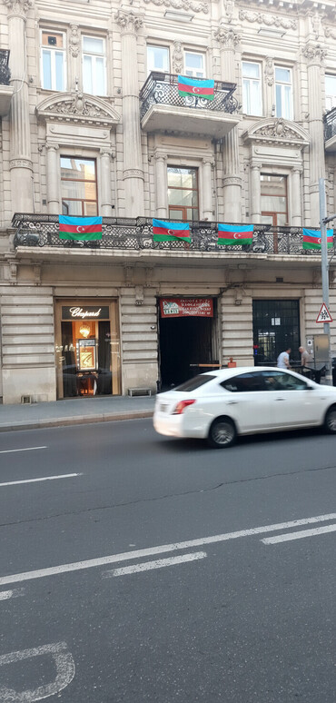 Ofislər: Ofice icare verilir 3 otagli milli bankin yaninda 2 mertebeli 60kv -da lalafo.az — 1 Ofislər: Ofice icare verilir 3 otagli milli bankin yaninda 2 mertebeli 60kv — 1