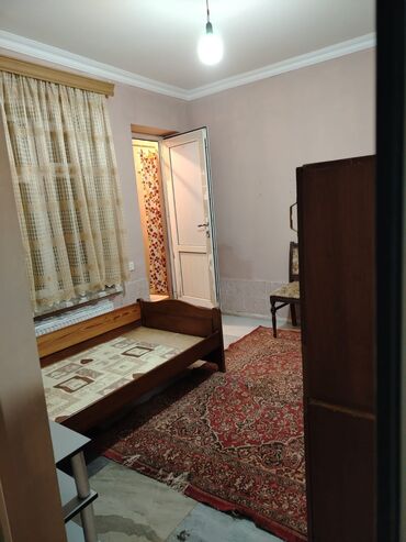 xacmaz rayon: Otaq giriş qatdadır, evin alt qatında yerləşir, həyət ümumidir