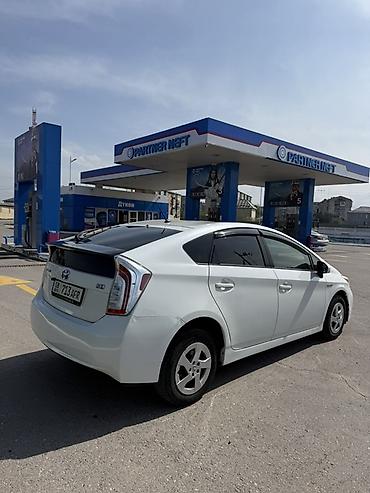 Toyota: Toyota Prius: 2012 г., 1.8 л, Вариатор, Гибрид, Хэтчбэк — 4