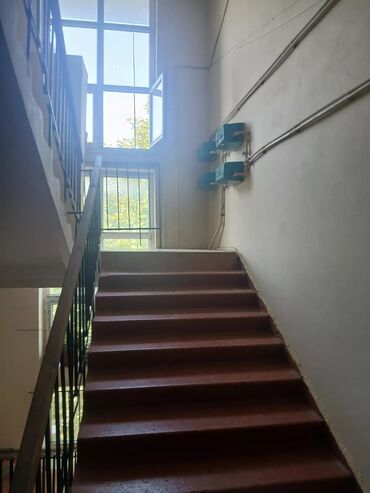 Köhnə tikili: Bakı, Bakıxanov qəs., 3 otaqlı, Köhnə tikili, m. Neftçilər, 48 kv. m