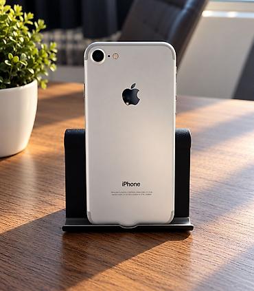 IPhone 7, Б/у, 32 ГБ, Серебристый, 73 %