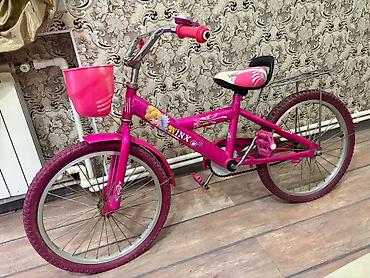 Velosipedlər: Uşaq velosipedi – Winx temalı, parlaq çəhrayı rəng. Xüsusiyyətlər: - — 2