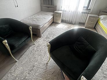 швейные стул: Прямой диван, Б/у — 3