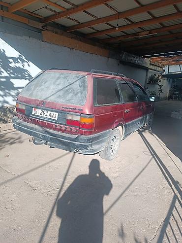 Volkswagen Passat: 1989 г., 1.8 л, Механика, Бензин, Универсал